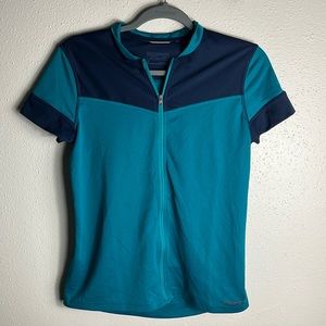 Patagonia zip up cycling jersey size Small with pocket on back